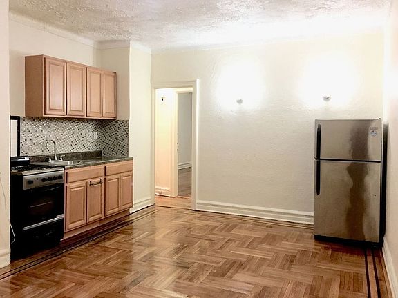 5th image of 57 Saint Pauls Pl APT 1G