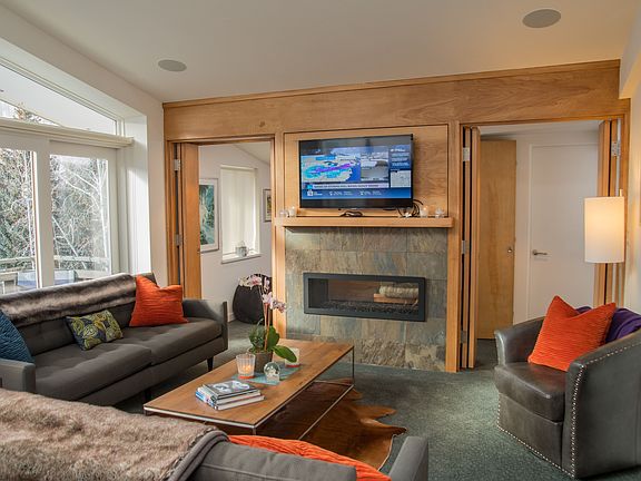 2nd image of 302 Gore Creek Dr #401