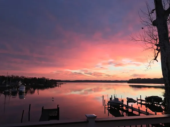 6897 Beach Dr, Radford, VA 24141