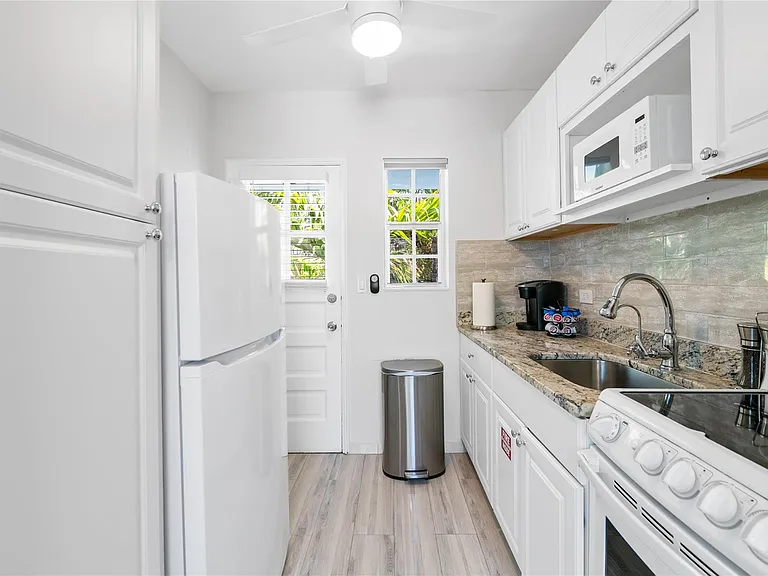 3015 Seville St #7 — Photo 13
