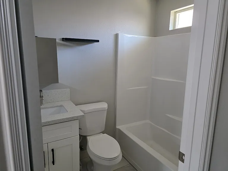 541 N Yucca Ave #1 — Photo 5