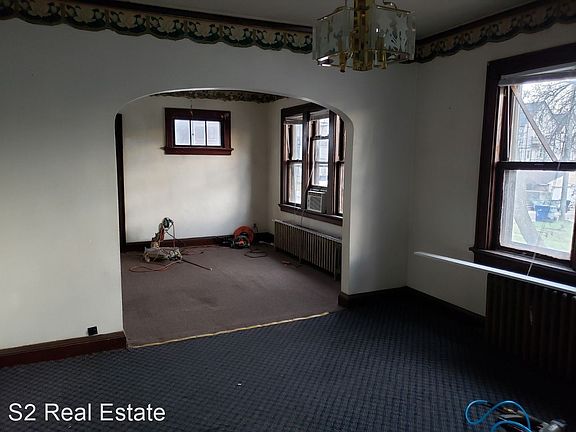 4th image of 2366 S 9th St #11223482
