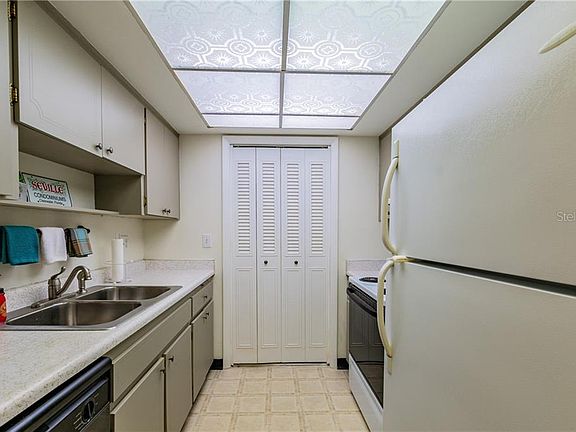 5th image of 2635 Seville Blvd Unit 211