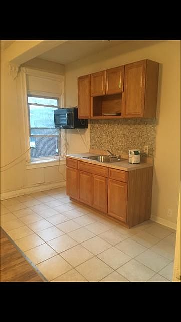 2nd image of 1713 W Tioga St #3