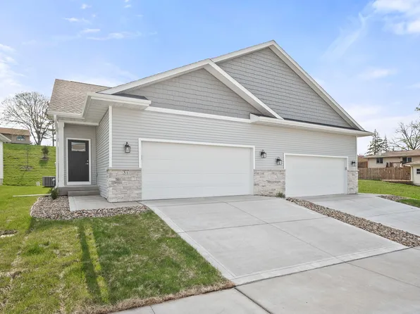 31 Keeneland Ct, Pleasant Hill, IA 50327
