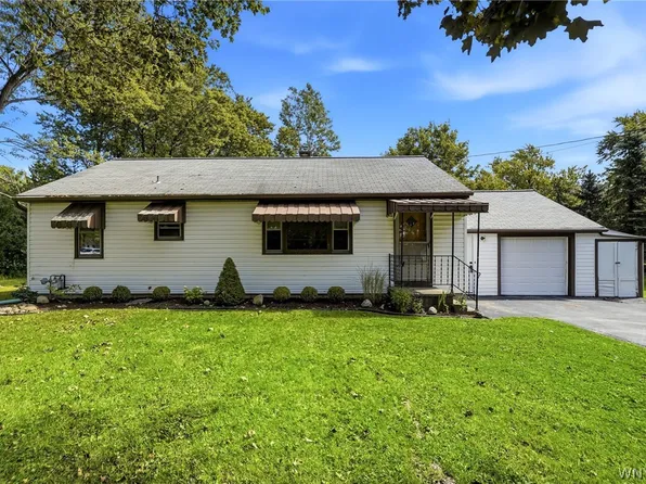 1141 Bowen Rd, Elma, NY 14059