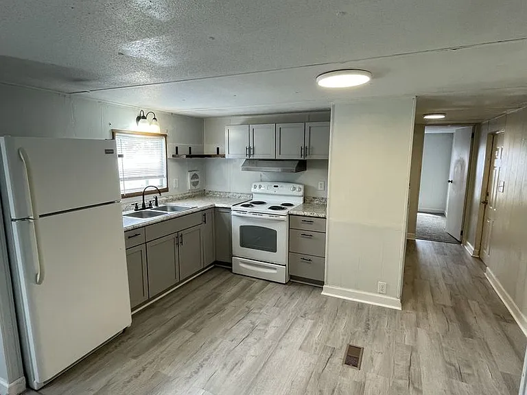 938 Sunset Dr #C — Photo 4