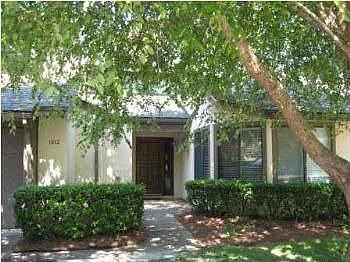 3rd image of 1212 Oakmont Dr