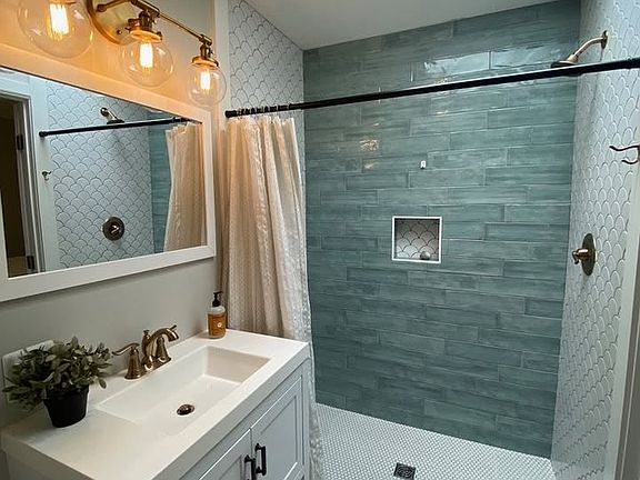 4th image of 5621 Yarrow St #B