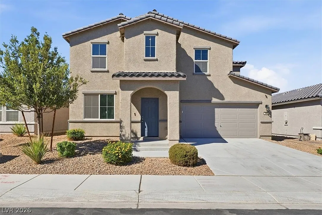 4 bed, 3.0 bath, 2549 sqft, $2,600 — Photo 1