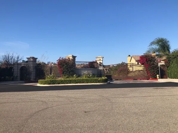 12042 Creekview Rd, Granada Hills, CA 91344