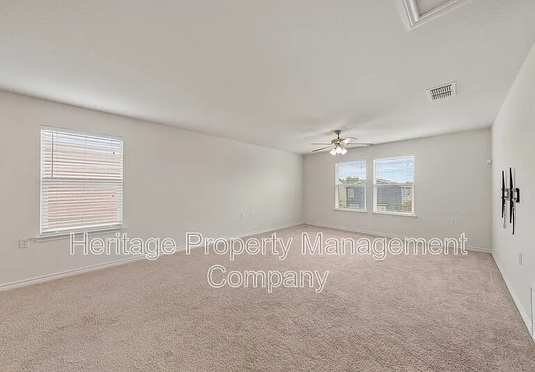 7347 Bluebonnet Bay — Photo 27