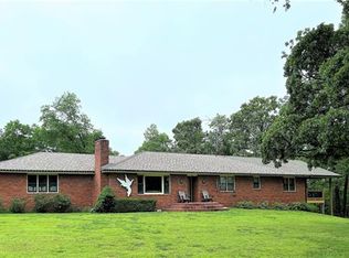 151 Country Club Dr, Nevada, MO 64772