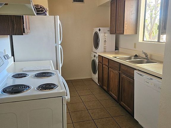 2nd image of 1401 Paseo San Luis APT B