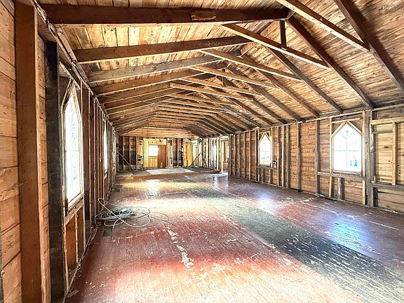 3rd image of 5 Kirk Rd