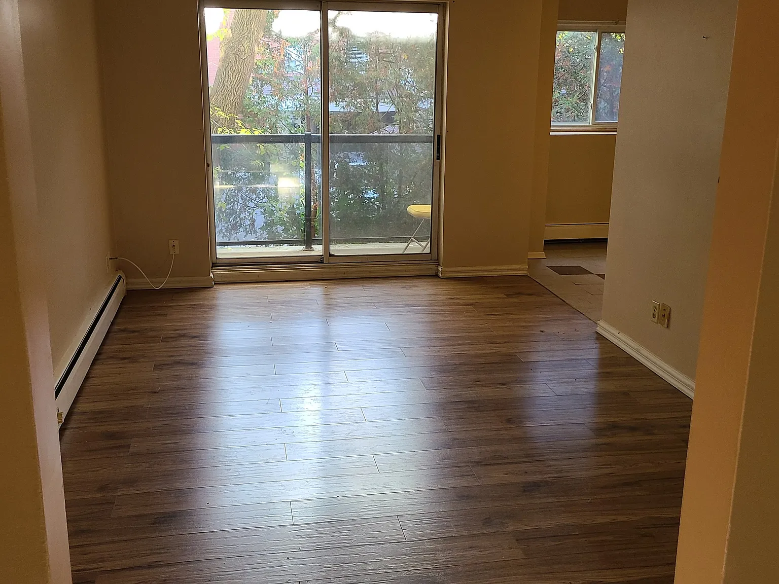 380 Erb Street West Waterloo — Photo 2