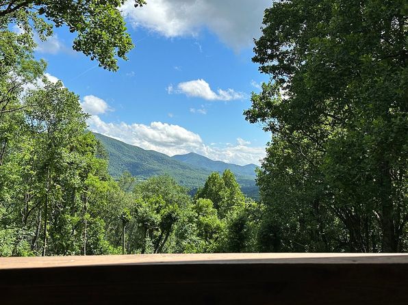 453 Friendly Acres Dr