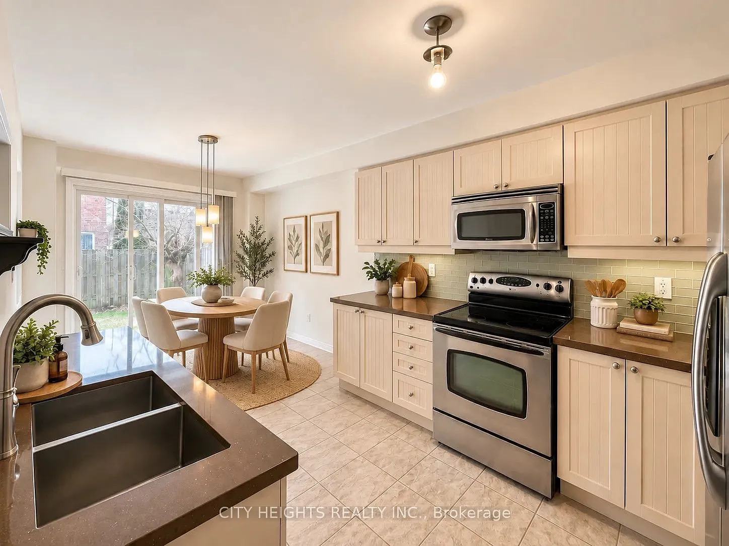 4 bed, $3,300 — Photo 3