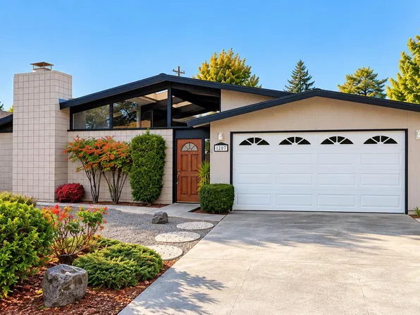 1207 Robbia Dr, Sunnyvale, CA 94087