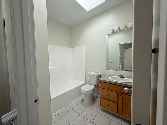 5th image of 10547 Midvale Ave N Unit A