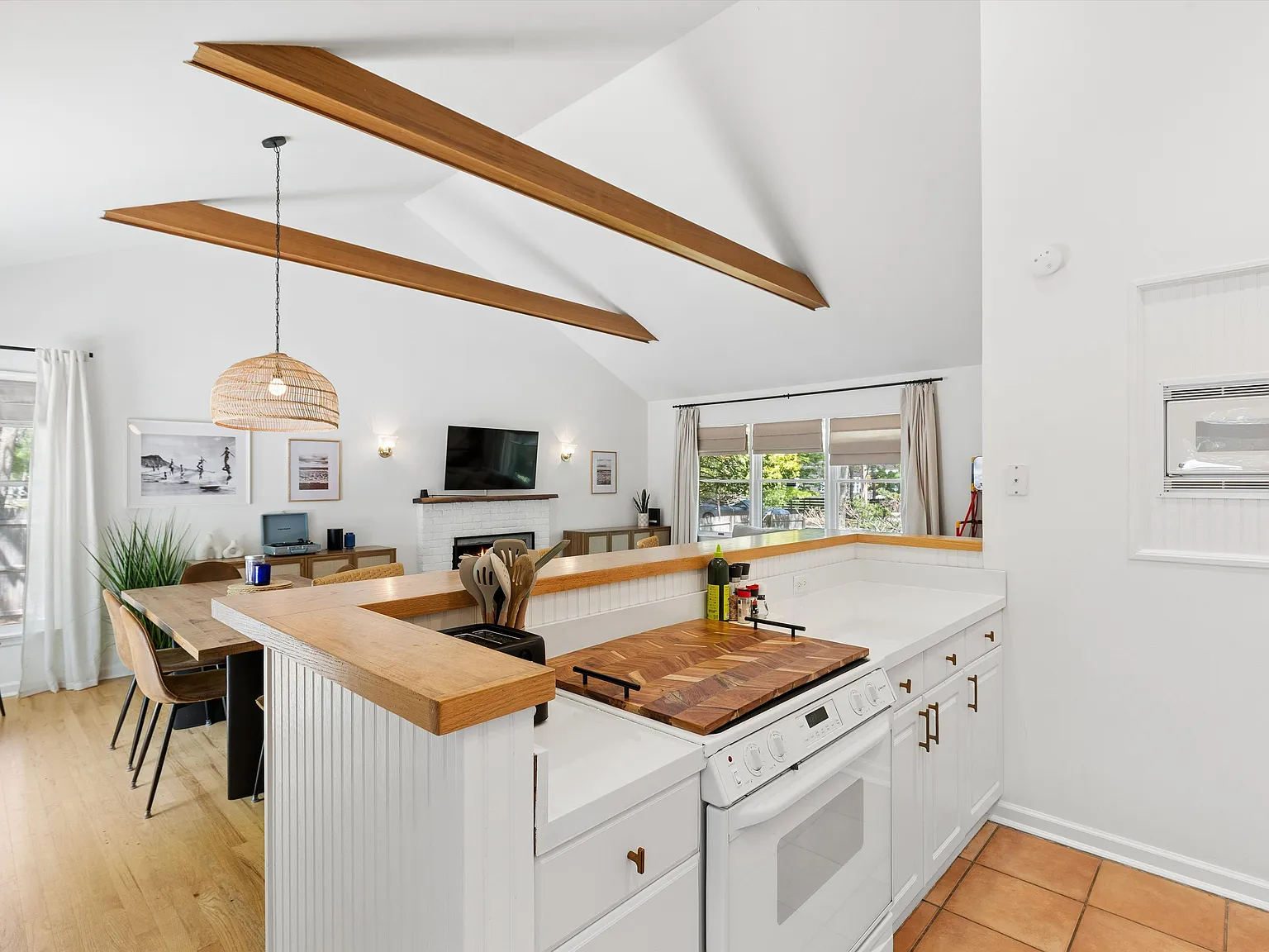 Wonderful East Hampton Home! — Photo 4