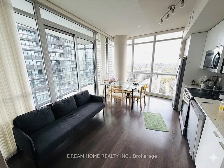30 Roehampton Ave #2902 — Photo 2