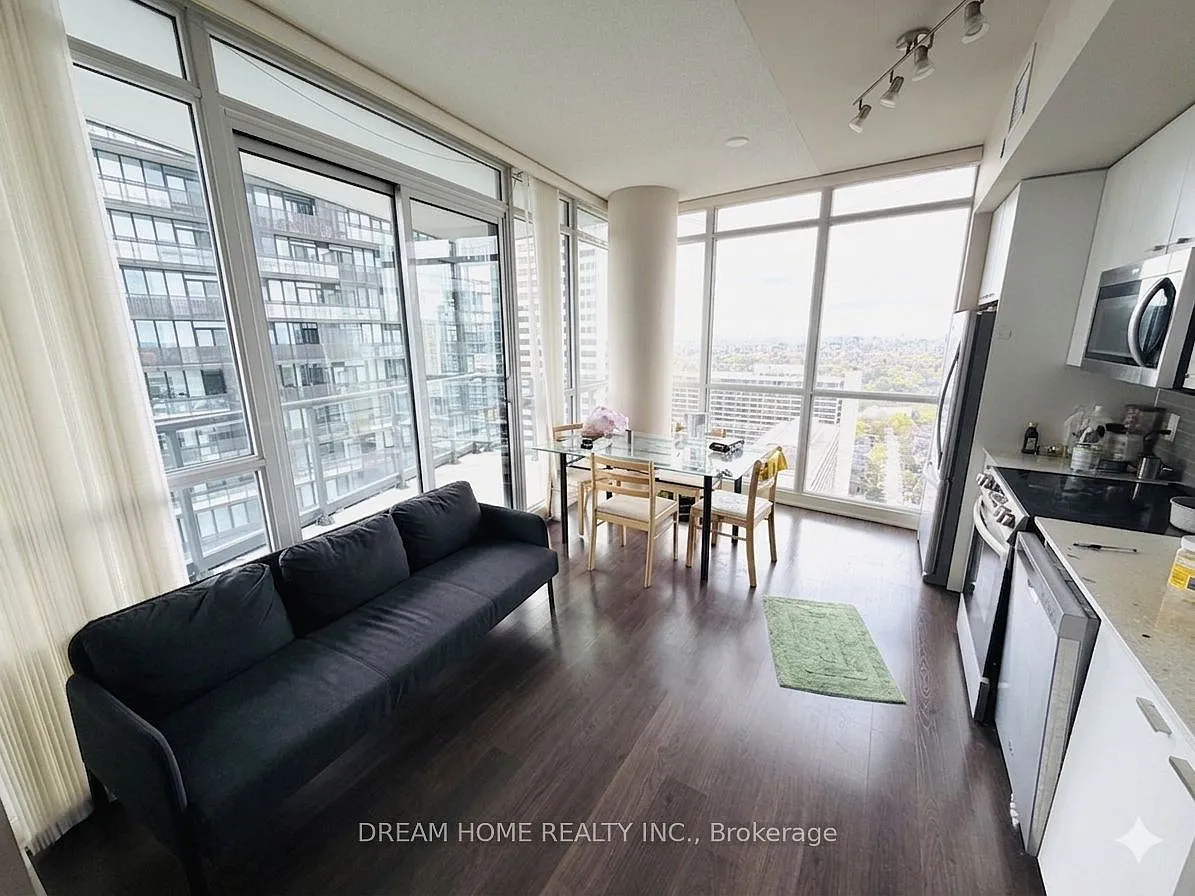 Building Photo - 30 Roehampton Ave #2902