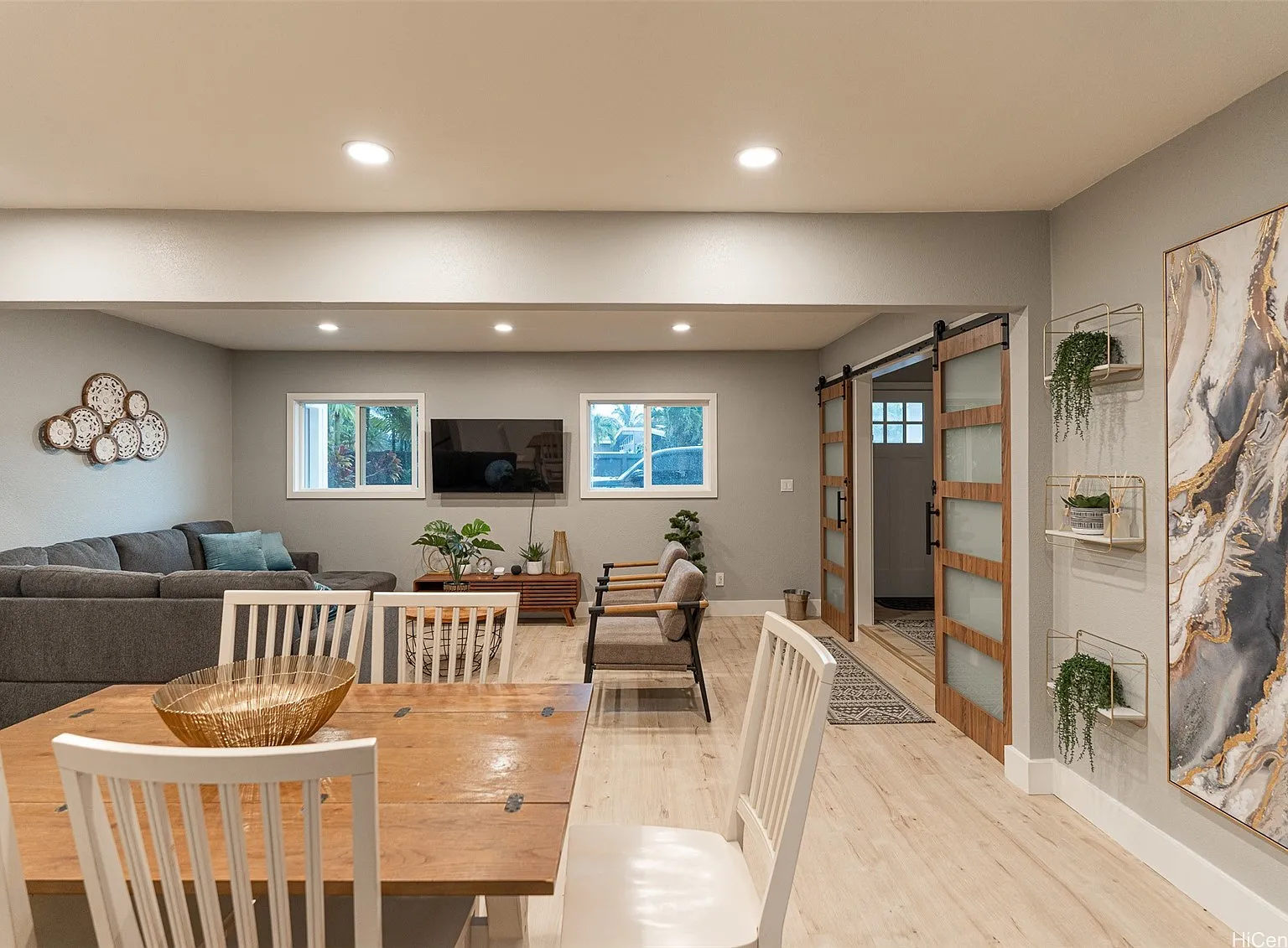 5 bed, 2.5 bath, 2152 sqft, $13,500 — Photo 4