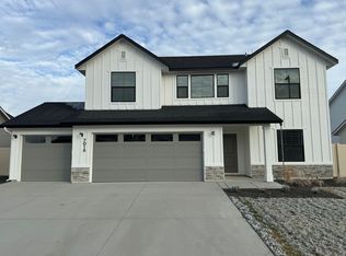 7018 W Redwood Creek Dr, Meridian, ID 83646