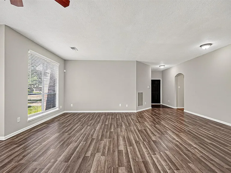 2902 Burgess Hill Ct — Photo 7