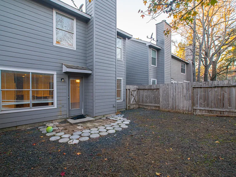 226 Blushwood Pl — Photo 45