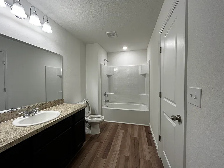 609 Madison Dr — Photo 19