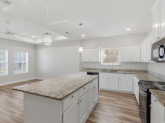 5th image of 3304 Langford St