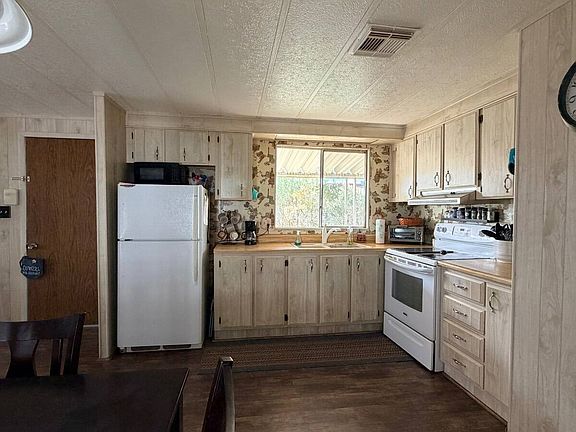 2nd image of 351 N Meridian #38