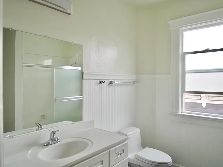 1328 Broadway — Photo 7