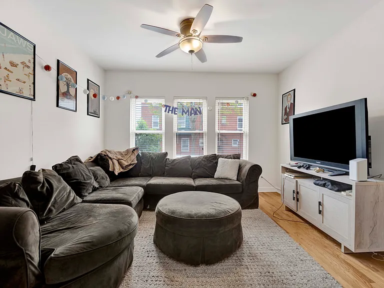 1149 W Cornelia Ave #3A — Photo 2