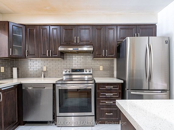 5th image of 25 Clover Bloom Rd