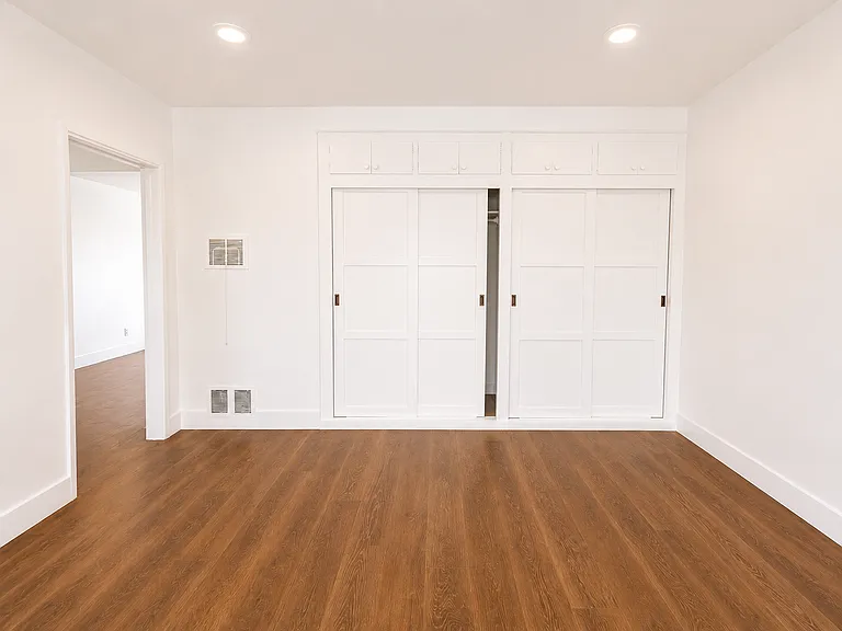 5806 La Mirada Ave #6 — Photo 7