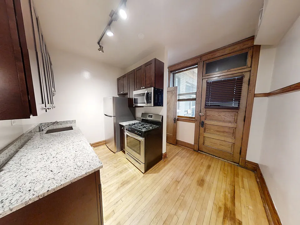 3765 N Lakewood Ave #2