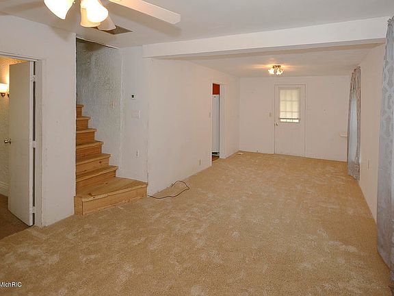 3rd image of 714 W Franklin St