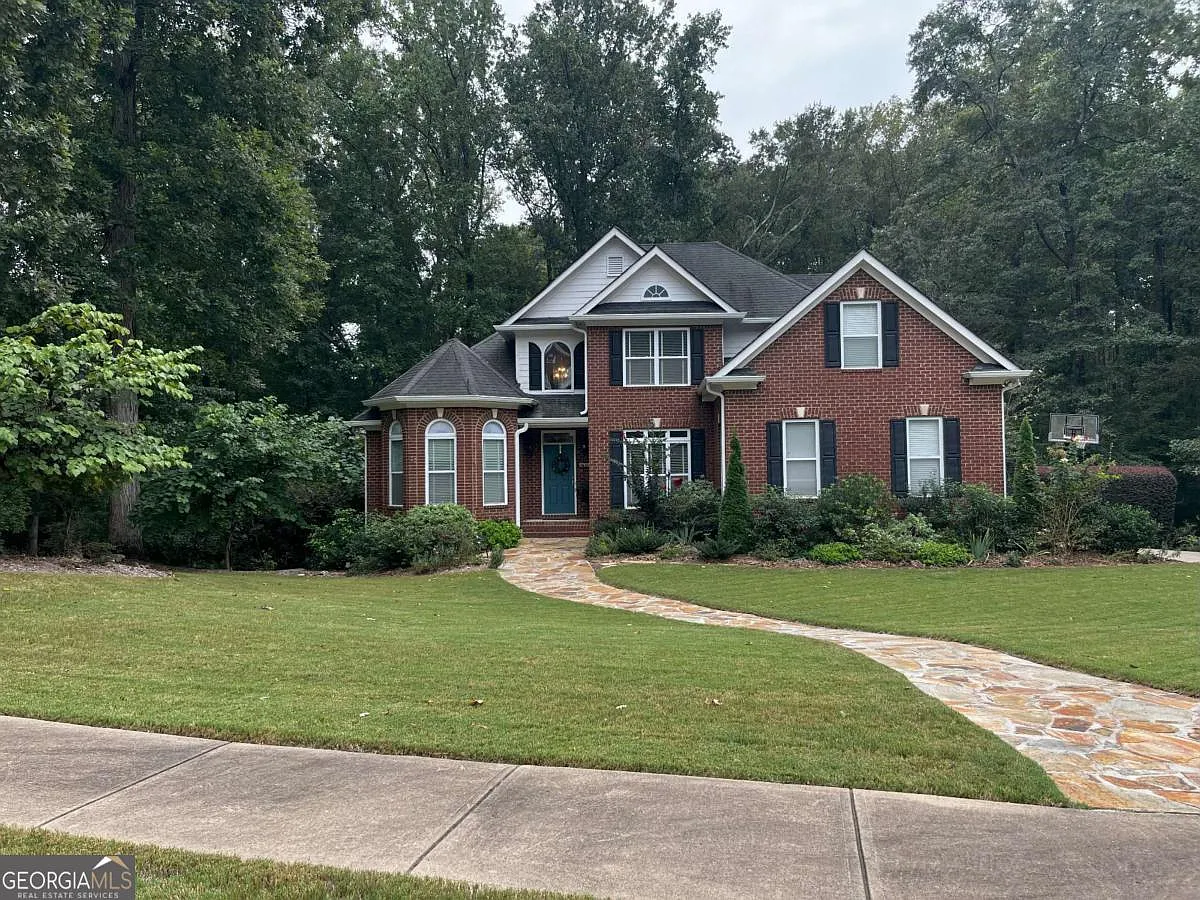 205 Wesley Dr photo 1