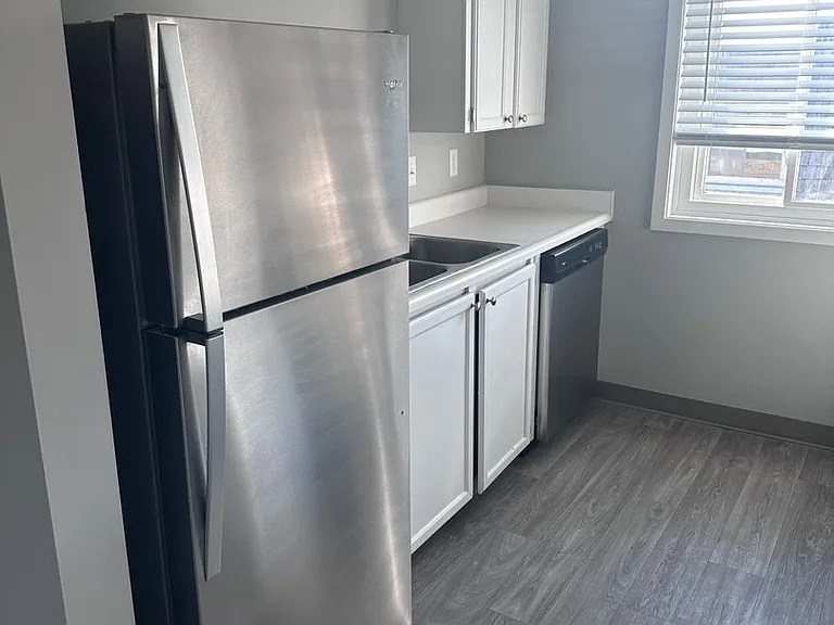 Superior Place Apartments — Photo 32