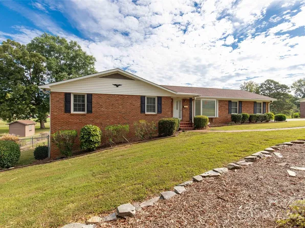 601 Laurel Ct, Lancaster, SC 29720