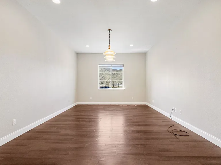 1015 N Cantlon Ln — Photo 9