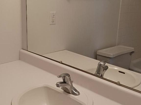 3rd image of 3058 Princeton Dr Unit 3058