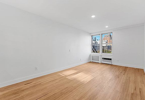 3rd image of 200 E 17th St #4K