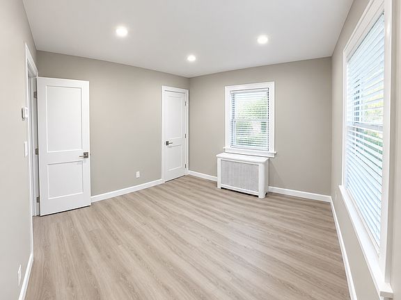 3rd image of 14 Magnolia St Floor 2