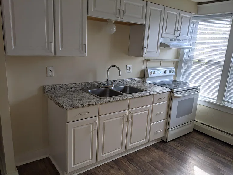 2419 Walnut St #2 — Photo 6