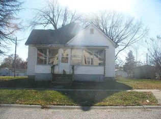 413 W 10th St, Bicknell, IN