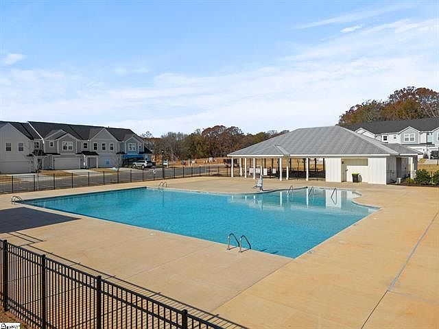 2nd image of 405 Ladybug Ln
